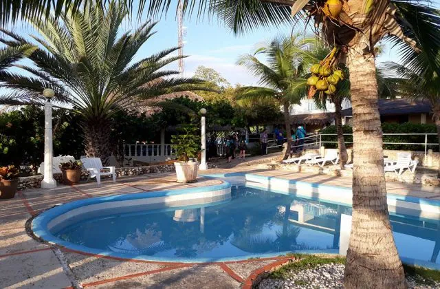 Hotel Playazul Barahona piscina